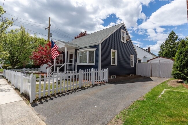 Building Photo - 27 Bowdoin St