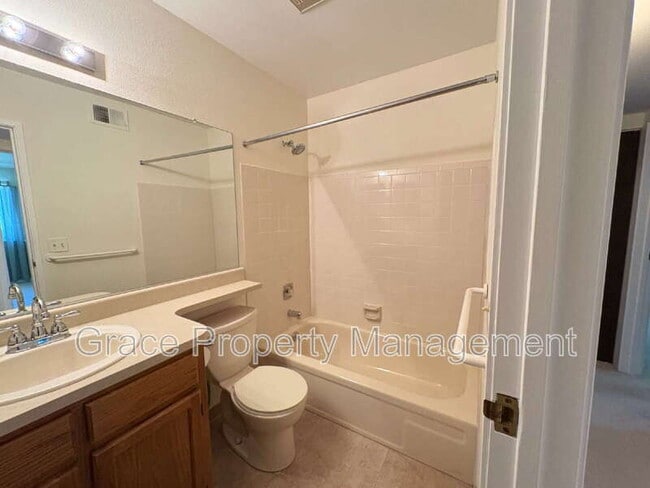 Building Photo - 8335 E Fairmount Dr