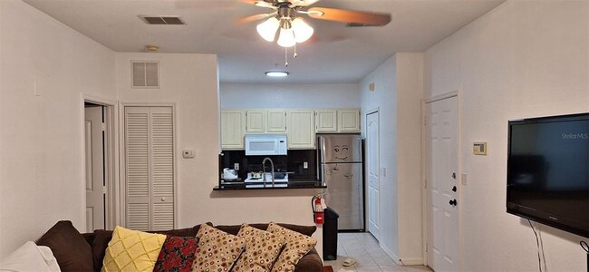 Building Photo - 8927 Legacy Ct
