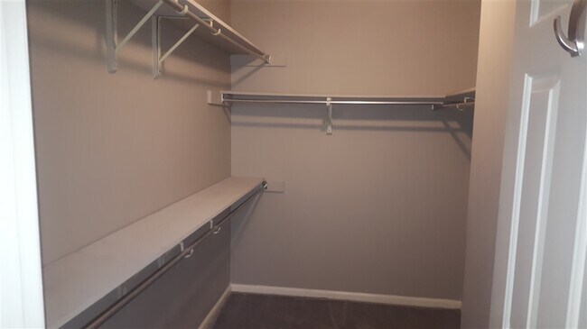 Building Photo - 1908 Newfields Rd