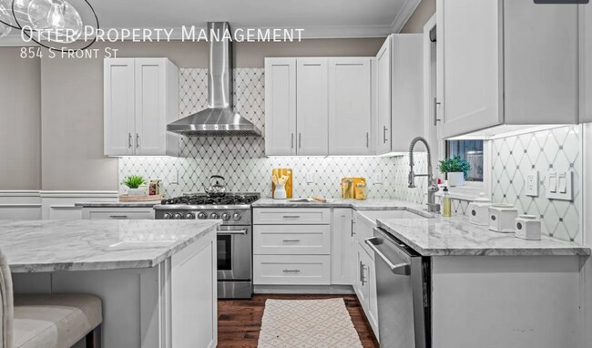 Building Photo - 854 S Front St