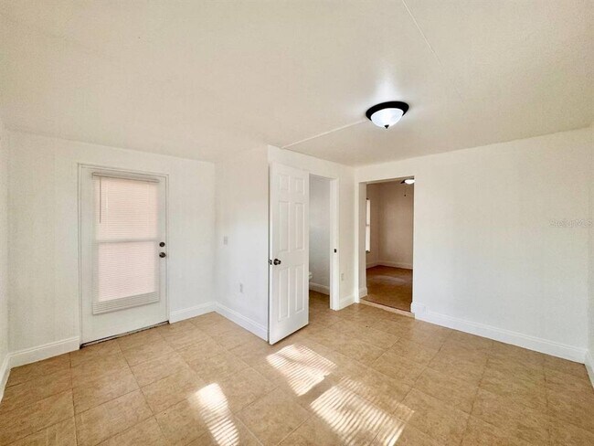 Building Photo - 8108 N 11th St