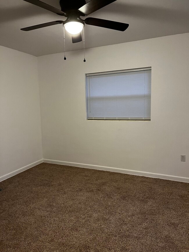 Building Photo - 424 N Frankfort Ave