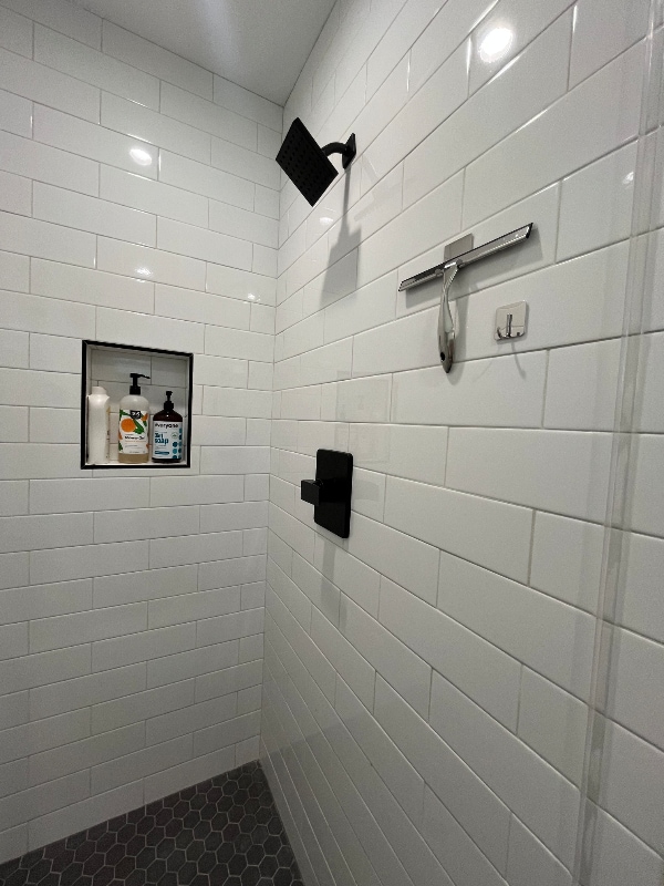 Building Photo - 3749 Hillcrest Dr