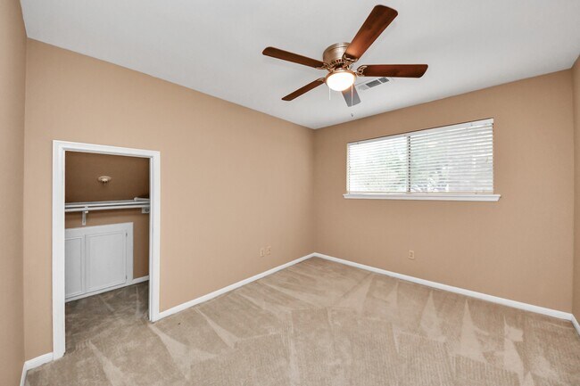 Building Photo - 15126 Trailside Dr