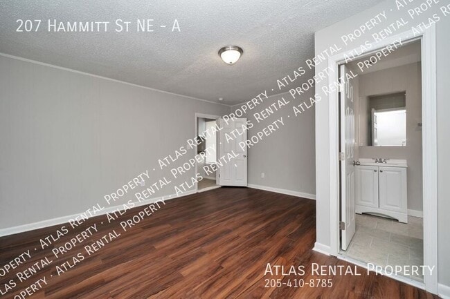 Building Photo - 207 Hammitt St NE