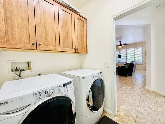 Building Photo - Long Term Fully Furnished 2 Bedroom with D...