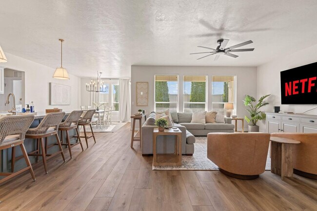 Building Photo - 3173 S Mystic Seaport Ave