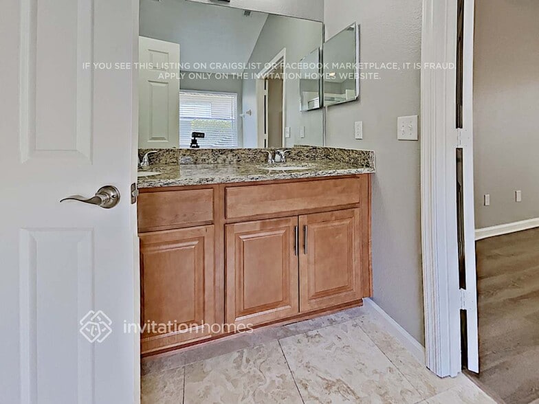 Building Photo - 1728 Setting Sun Loop