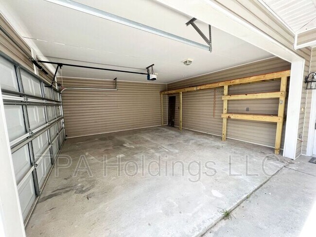 Building Photo - 43225 Creek Cir