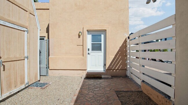 Building Photo - 2929 N 55th Pl