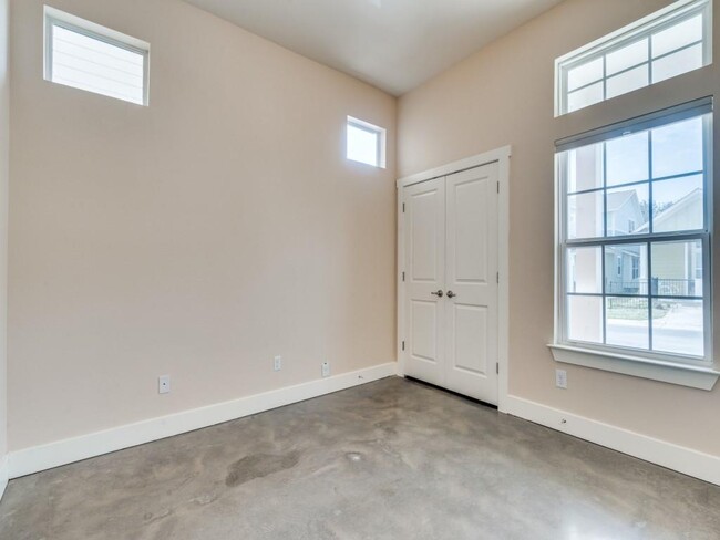 Building Photo - 12205 Barras Branch Dr