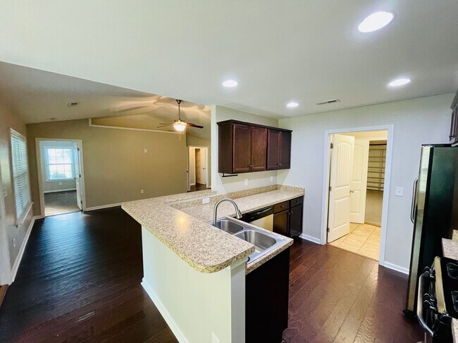 Building Photo - BEAUTIFUL 3 BR/2BA with 2 car garage. Private back yard space! Conway location!