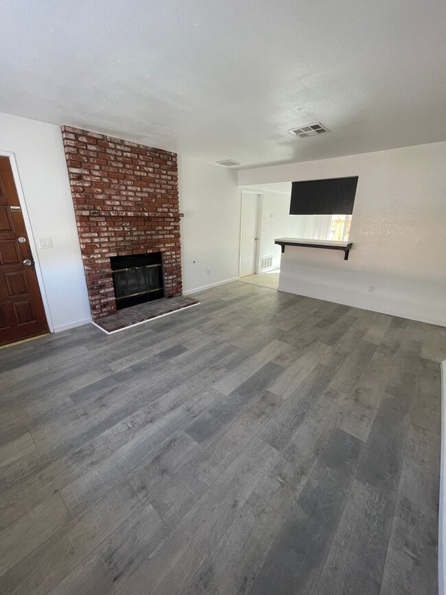 Building Photo - 1617 N Erwin St