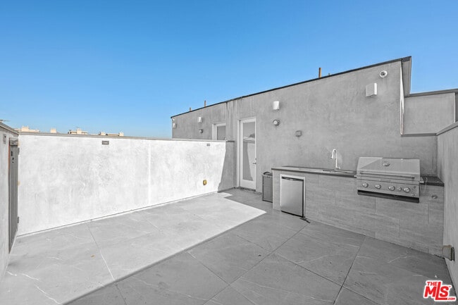 Building Photo - 1613 S Wooster St