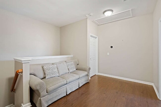 Building Photo - Experience Comfort and Style: Spacious 3-B...