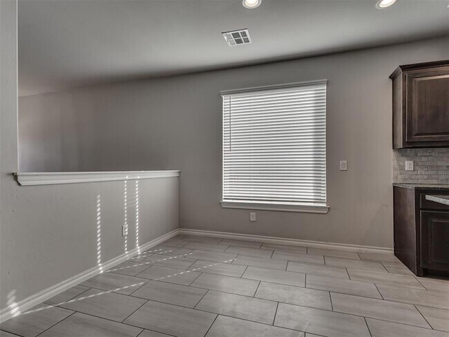Building Photo - 11133 NW 95th Ct