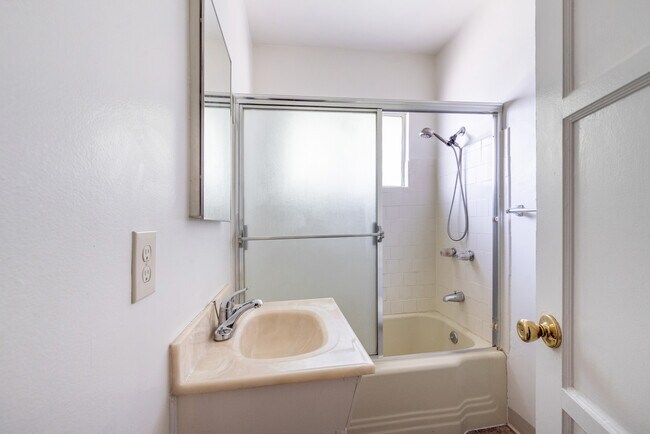 Building Photo - 227 W Alameda Ave