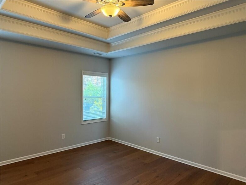 Building Photo - 7811 Silk Tree Pointe