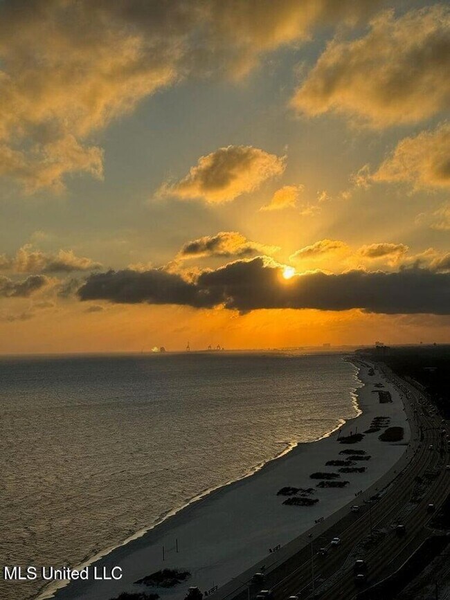 Building Photo - Beau View Condo - Coastal View for Miles