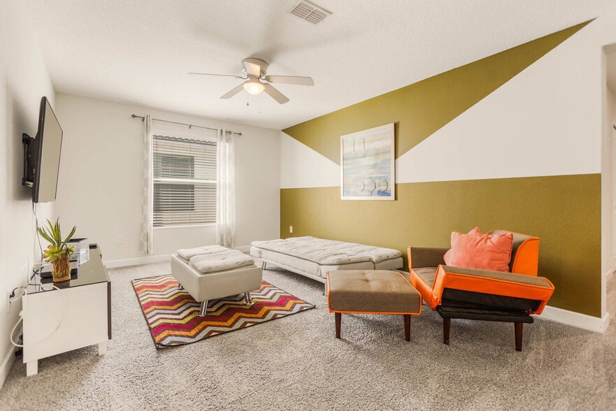 Building Photo - 4718 Kings Castle Cir