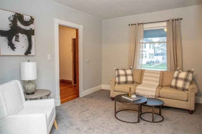 Building Photo - 108 N Main St