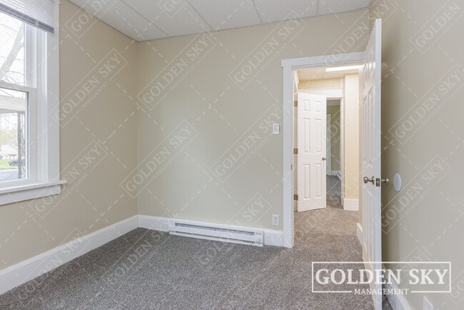 Building Photo - 219 E Willard St