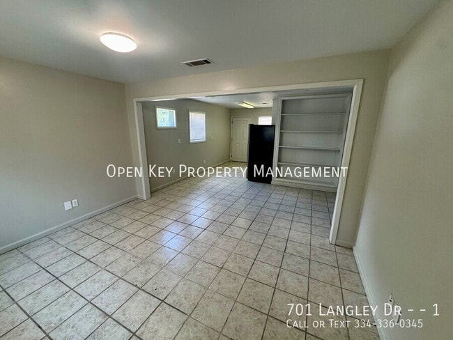 Building Photo - 701 Langley Dr