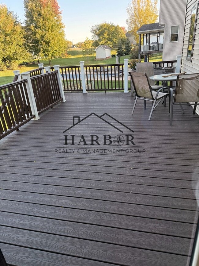 Building Photo - 2049 Kerry Dr NE