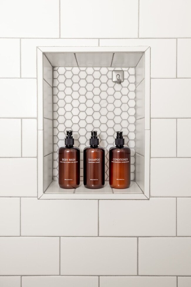 Building Photo - 1408 Pleasant St