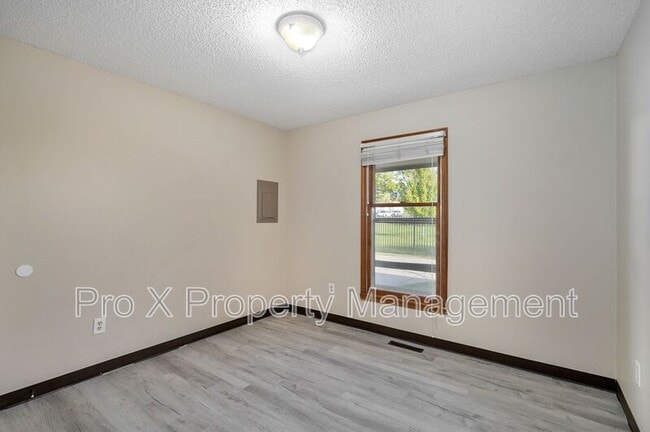 Building Photo - 753 S Campbell