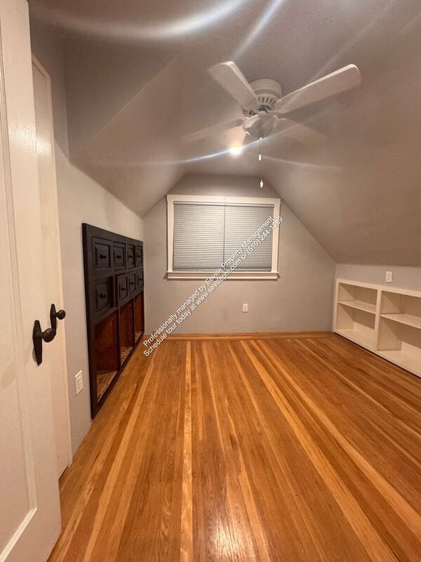 Building Photo - 7850 Crest Ave