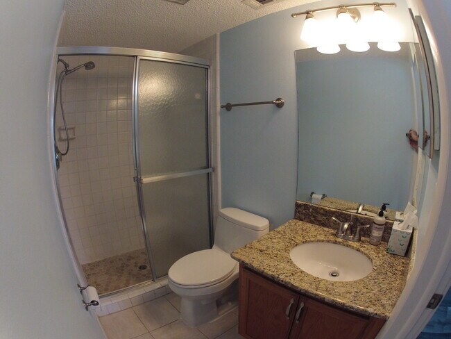 Building Photo - 868 Bayway Blvd