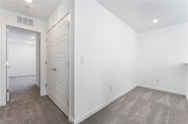 Building Photo - 2112 Abraham Ave