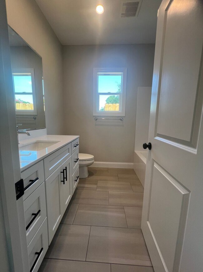 Building Photo - New Construction 3 Bedroom Home
