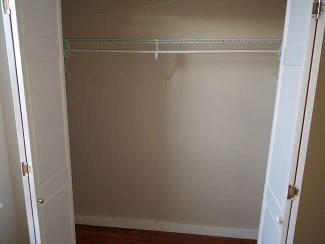 Building Photo - Two Bed/1Bath House