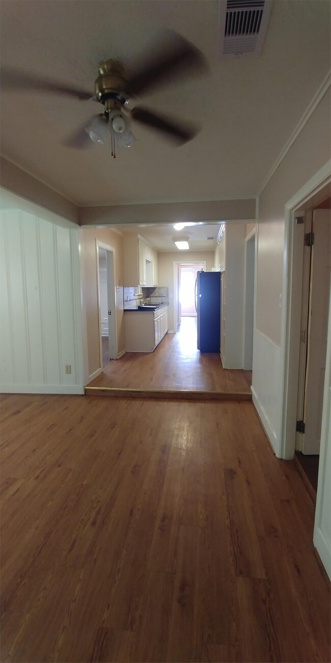 Building Photo - 104 Caladium St
