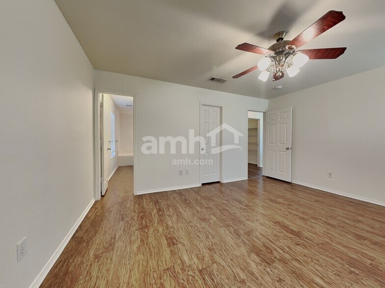 Building Photo - 709 Devontree Ct