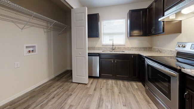 Building Photo - 121 Bahia Terrace Dr