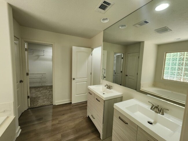 Building Photo - 1906 Alcoa Blvd