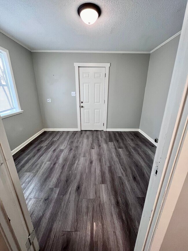 Building Photo - 4 Bedroom 2 Bathroom Home, Lonoke