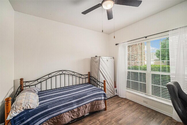 Building Photo - "Spacious 5-bedroom Corner Lot Home with Dual Living Areas, Office & Resort-Style Community Ameni...