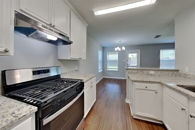 Building Photo - 5803 Village Grove Dr