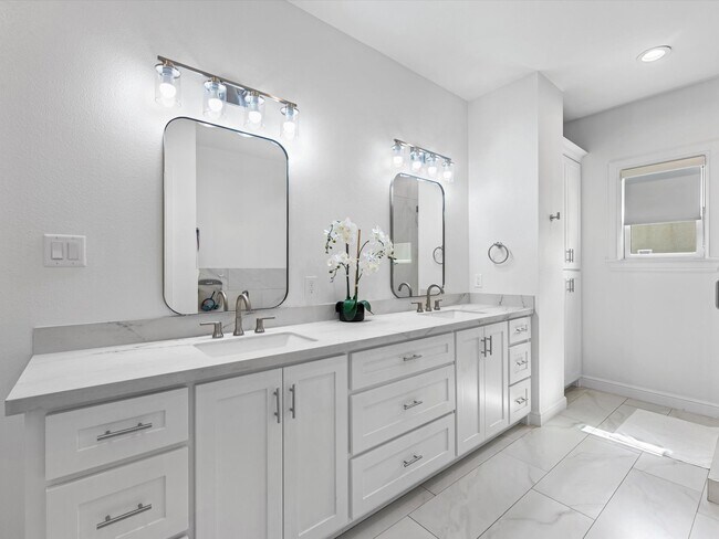 Building Photo - 2147 Colquitt St