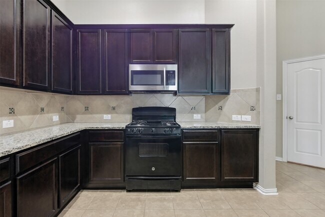 Building Photo - 16327 Tyler Reach Dr