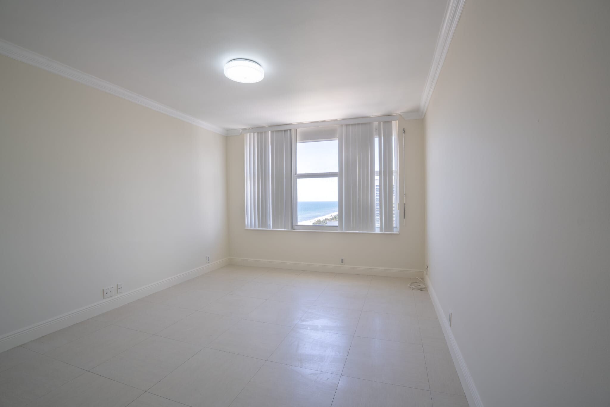 Building Photo - 4747 Collins Ave