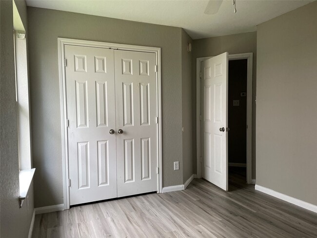 Building Photo - 5426 Rio Dr