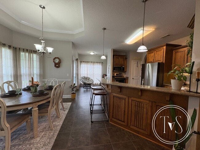 Building Photo - SUMMER MOVE-IN SPECIAL: $350 OFF 1st MONTH...
