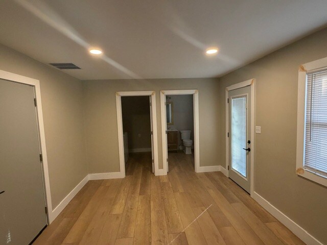 Building Photo - 10640 Penn Dr