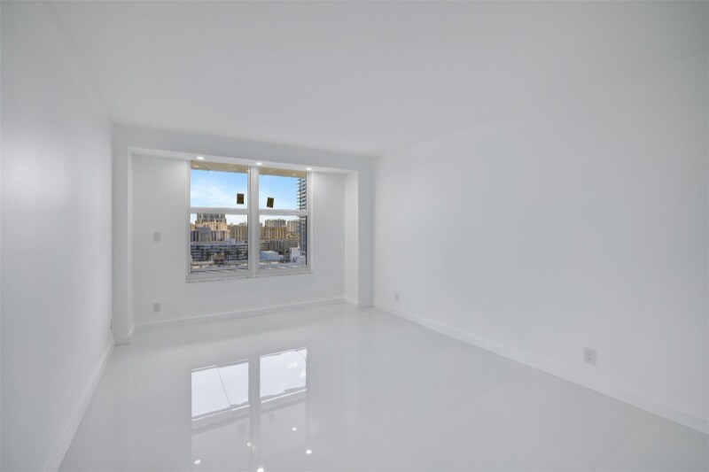 Building Photo - 3800 S Ocean Dr